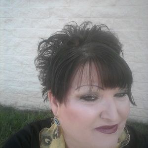 Meet your Posher, Paula